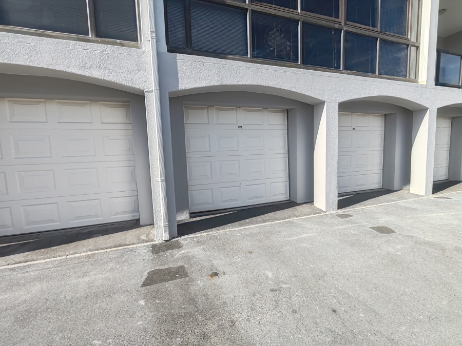 To Let 2 Bedroom Property for Rent in Big Bay Western Cape
